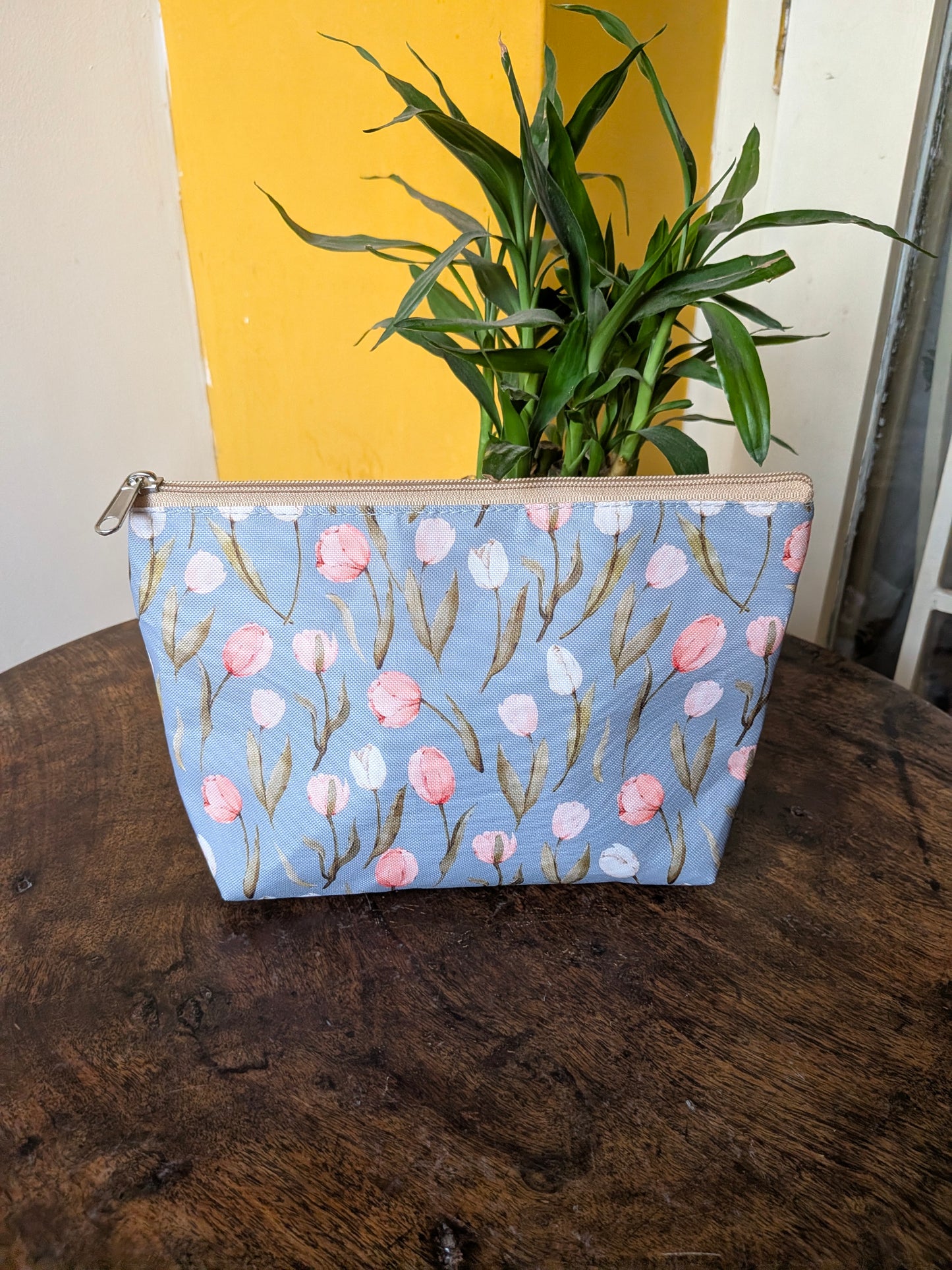 Combo Pouch - Tulip Tale