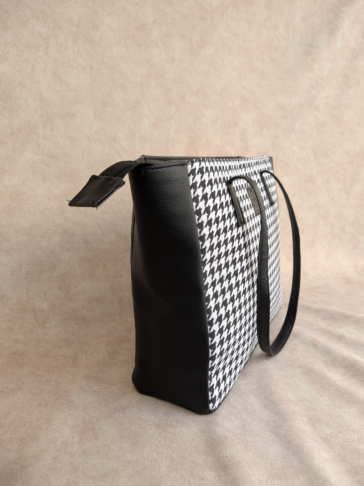 Office Bag 2.0 - Zebra Check